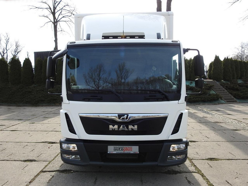 Box truck MAN TGL 8.18 KONTENER 16 PALET TEMPOMAT BLIŹNIACZE KOŁA 180KM [ 36: picture 5 Box truck MAN TGL 8.18 KONTENER 16 PALET TEMPOMAT BLIŹNIACZE KOŁA 180KM [ 36: picture 5