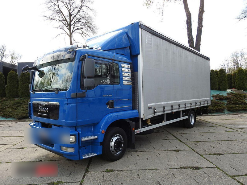 MAN TGM 15.290 PLANDEKA WINDA 18 PALET KLIMATYZACJA TEMPOMAT PNEUMAT - Curtainsider truck: picture 1 MAN TGM 15.290 PLANDEKA WINDA 18 PALET KLIMATYZACJA TEMPOMAT PNEUMAT - Curtainsider truck: picture 1