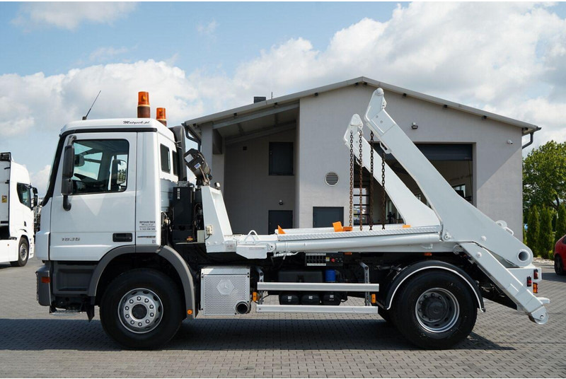 Mercedes-Benz ACTROS 1836 / 4X2 / BRAMOWIEC / PALFINGER M12T / EURO 6 / SPROW - Skip loader truck: picture 2 Mercedes-Benz ACTROS 1836 / 4X2 / BRAMOWIEC / PALFINGER M12T / EURO 6 / SPROW - Skip loader truck: picture 2