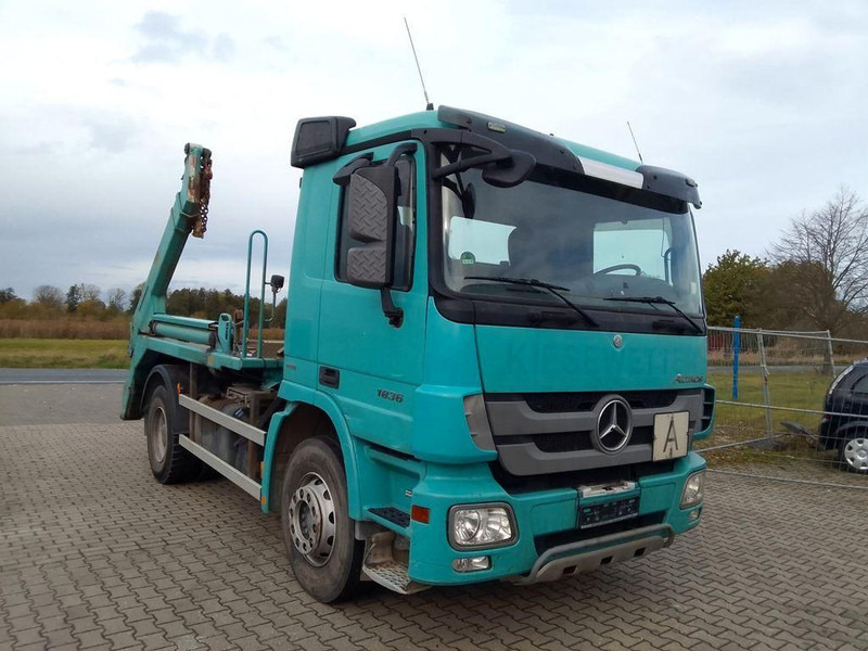 Mercedes-Benz Actros 1836 - Skip loader truck: picture 2 Mercedes-Benz Actros 1836 - Skip loader truck: picture 2