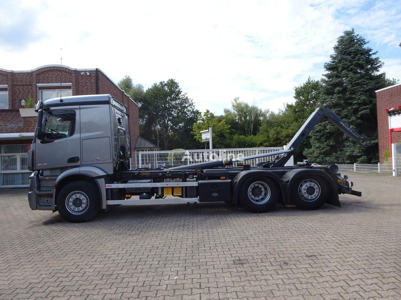 Mercedes-Benz Actros 2545 - Hook lift truck 6x2 - Hook lift truck: picture 5 Mercedes-Benz Actros 2545 - Hook lift truck 6x2 - Hook lift truck: picture 5