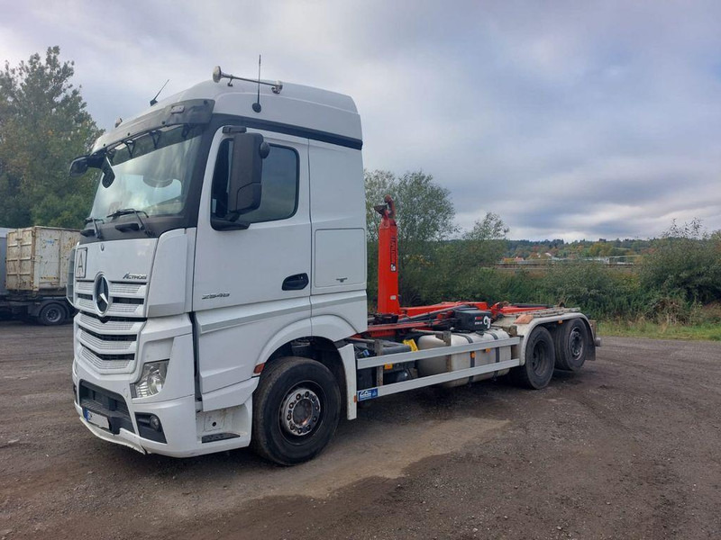 Mercedes-Benz Actros 2646 - Hook lift truck: picture 1 Mercedes-Benz Actros 2646 - Hook lift truck: picture 1
