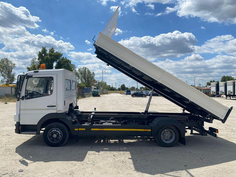 Mercedes-Benz Atego 818 - 3 sided tipper - Tipper: picture 5 Mercedes-Benz Atego 818 - 3 sided tipper - Tipper: picture 5