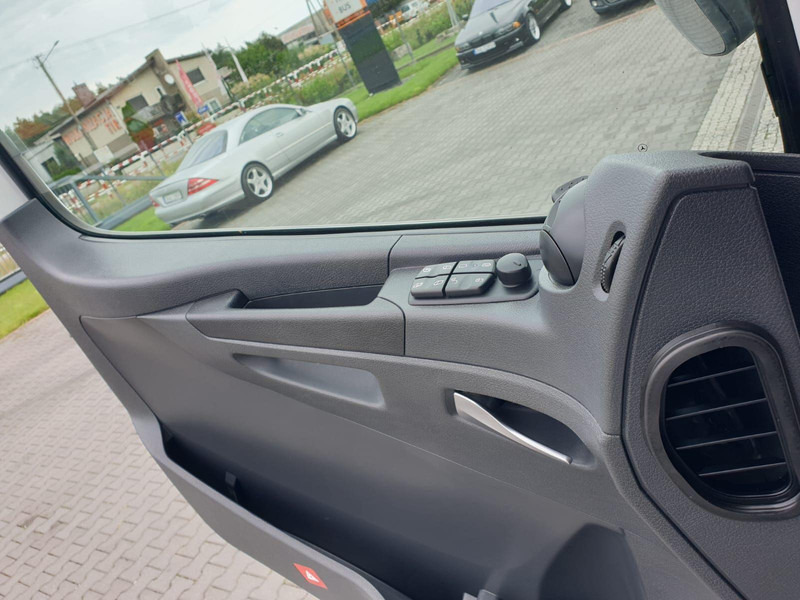 Box truck Mercedes-Benz Atego 818 TILT+LIFT 1.HAND 72000km !!: picture 11