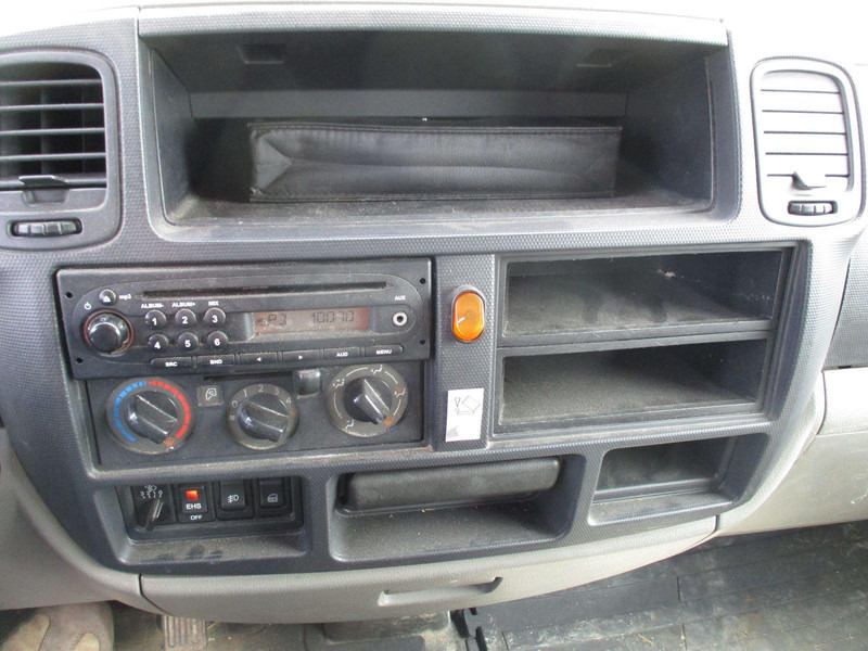 Dropside/ Flatbed truck Nissan Cabstar Cabstar 35.XX Doppelkabine: picture 9