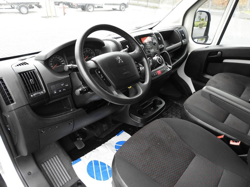Peugeot BOXER SKRZYNIA PODWÓJNA KABINA DOKA 7 MIEJSC TEMPOMAT KLIMATYZAC - Flatbed van, Combi van: picture 2 Peugeot BOXER SKRZYNIA PODWÓJNA KABINA DOKA 7 MIEJSC TEMPOMAT KLIMATYZAC - Flatbed van, Combi van: picture 2