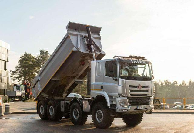 Tatra PHOENIX 8x8 Tipper - Tipper, Crane truck: picture 2 Tatra PHOENIX 8x8 Tipper - Tipper, Crane truck: picture 2