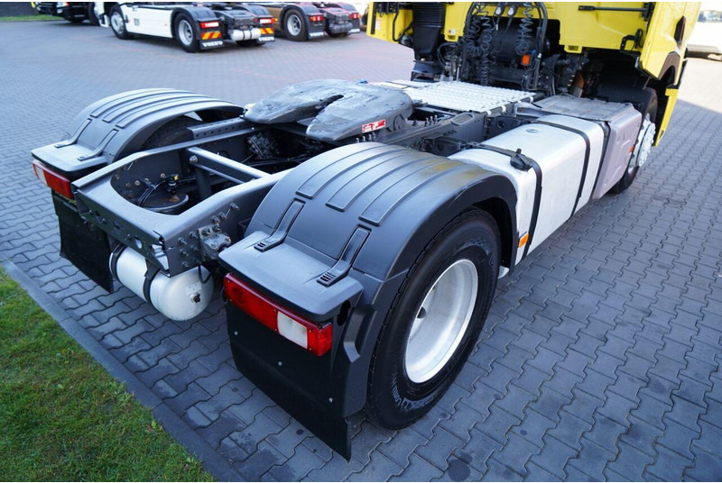 Leasing of Scania T 440 / 13 LITROWY / / RETARDER / I-PARK COOL / ALUFELGI / SPRO Scania T 440 / 13 LITROWY / / RETARDER / I-PARK COOL / ALUFELGI / SPRO: picture 17 Leasing of Scania T 440 / 13 LITROWY / / RETARDER / I-PARK COOL / ALUFELGI / SPRO Scania T 440 / 13 LITROWY / / RETARDER / I-PARK COOL / ALUFELGI / SPRO: picture 17