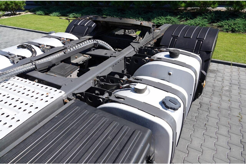 Tractor unit Volvo FH 460 / GLOBETROTTER / HYDRAULIKA / EURO 5 / SPROWADZONY: picture 13 Tractor unit Volvo FH 460 / GLOBETROTTER / HYDRAULIKA / EURO 5 / SPROWADZONY: picture 13