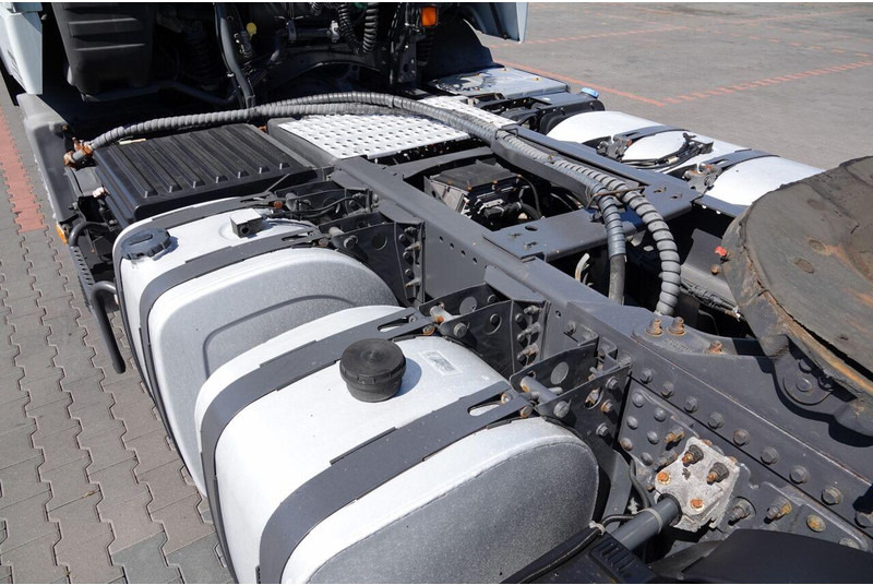 Tractor unit Volvo FH 460 / GLOBETROTTER / HYDRAULIKA / EURO 5 / SPROWADZONY: picture 14 Tractor unit Volvo FH 460 / GLOBETROTTER / HYDRAULIKA / EURO 5 / SPROWADZONY: picture 14