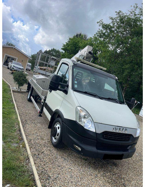 Iveco Lifting basket 16 m - Van: picture 2 Iveco Lifting basket 16 m - Van: picture 2