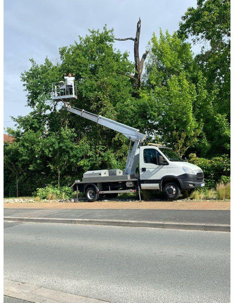 Iveco Lifting basket 16 m - Van: picture 3 Iveco Lifting basket 16 m - Van: picture 3