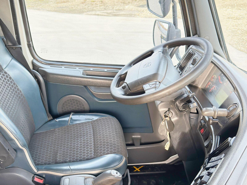 Tipper, Crane truck Volvo FMX 460: picture 12