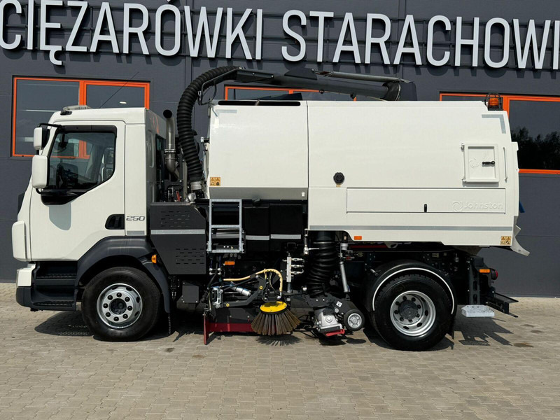 Volvo VOLVO FL 15.250 Euro 6 // zamiatarka dwustronna JOHNSTON VT652 - Road sweeper: picture 2 Volvo VOLVO FL 15.250 Euro 6 // zamiatarka dwustronna JOHNSTON VT652 - Road sweeper: picture 2