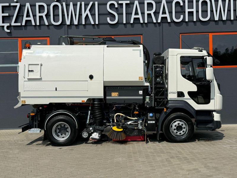 Volvo VOLVO FL 15.250 Euro 6 // zamiatarka dwustronna JOHNSTON VT652 - Road sweeper: picture 5 Volvo VOLVO FL 15.250 Euro 6 // zamiatarka dwustronna JOHNSTON VT652 - Road sweeper: picture 5