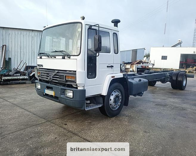 VOLVO FL619 Intercooler | Manual Pump | 19 Ton | On 10 Studs | Full Springs Suspension | - Cab chassis truck: picture 2 VOLVO FL619 Intercooler | Manual Pump | 19 Ton | On 10 Studs | Full Springs Suspension | - Cab chassis truck: picture 2
