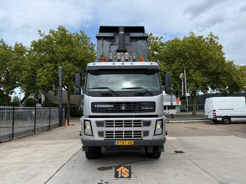 Terberg FM2000-T 8X8 - EURO 5 - AUTOMATIC - KIPPER/TIPPER - NL TRUCK - ISOLATED HARDOX - TOP! - Tipper: picture 2 Terberg FM2000-T 8X8 - EURO 5 - AUTOMATIC - KIPPER/TIPPER - NL TRUCK - ISOLATED HARDOX - TOP! - Tipper: picture 2