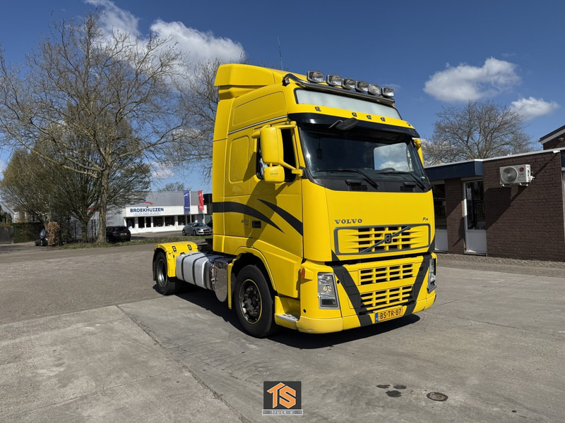 Volvo FH400 4X2T FAL6.7 RAD-A4 XLOW MEGA - 400 - AUTOMATIC - EURO 5 - NL TRUCK - TUV 7/25 - Tractor unit: picture 3 Volvo FH400 4X2T FAL6.7 RAD-A4 XLOW MEGA - 400 - AUTOMATIC - EURO 5 - NL TRUCK - TUV 7/25 - Tractor unit: picture 3