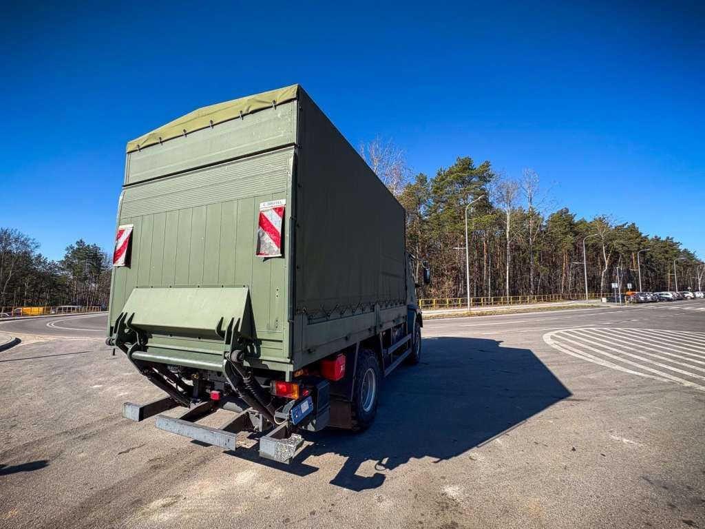 Curtainsider truck Iveco  EUROCARGO 4x4 Offroad Camper Winde: picture 8