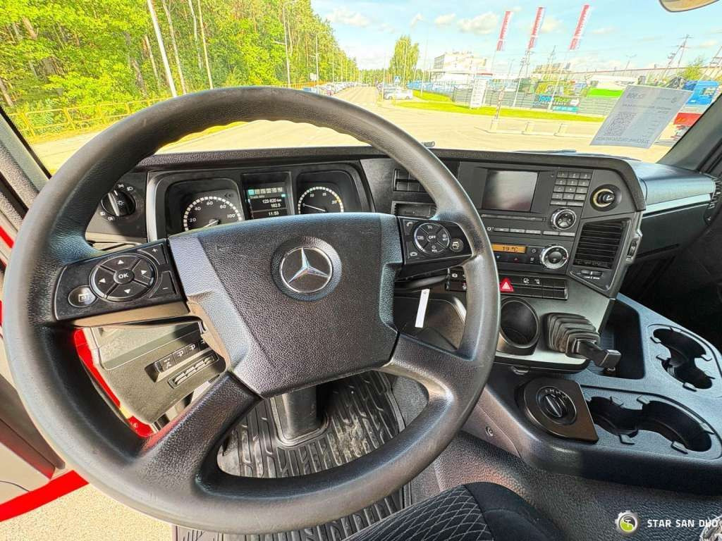 Crane truck Mercedes-Benz  AROCS 3345 6x6 HMF 3220 Winch Crane tipper: picture 15