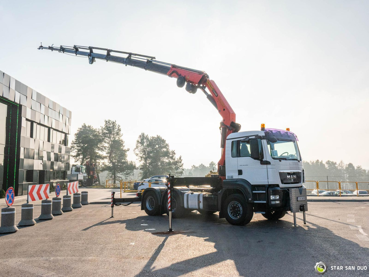 - Crane truck: picture 3 - Crane truck: picture 3