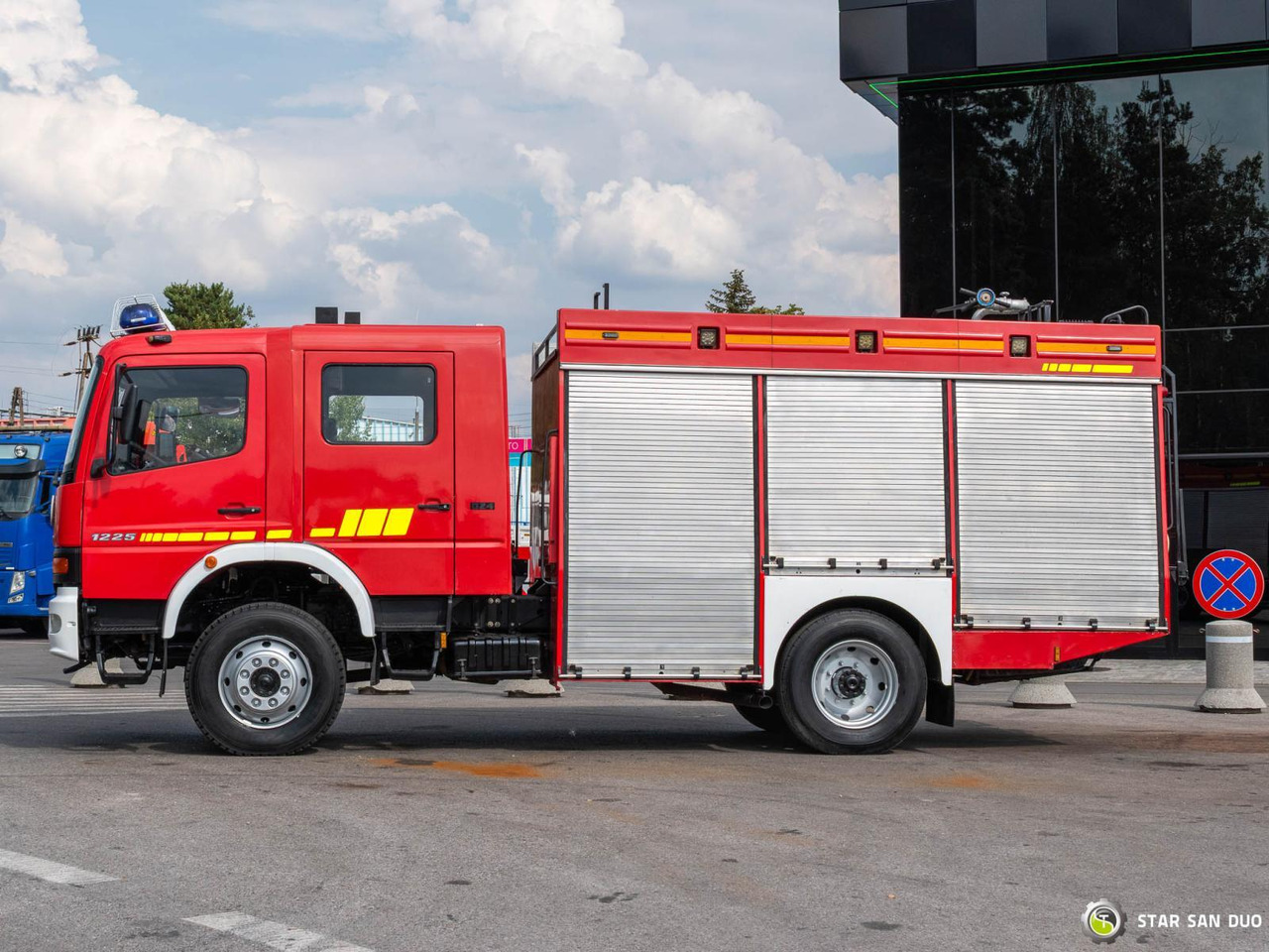 - Fire truck: picture 4 - Fire truck: picture 4