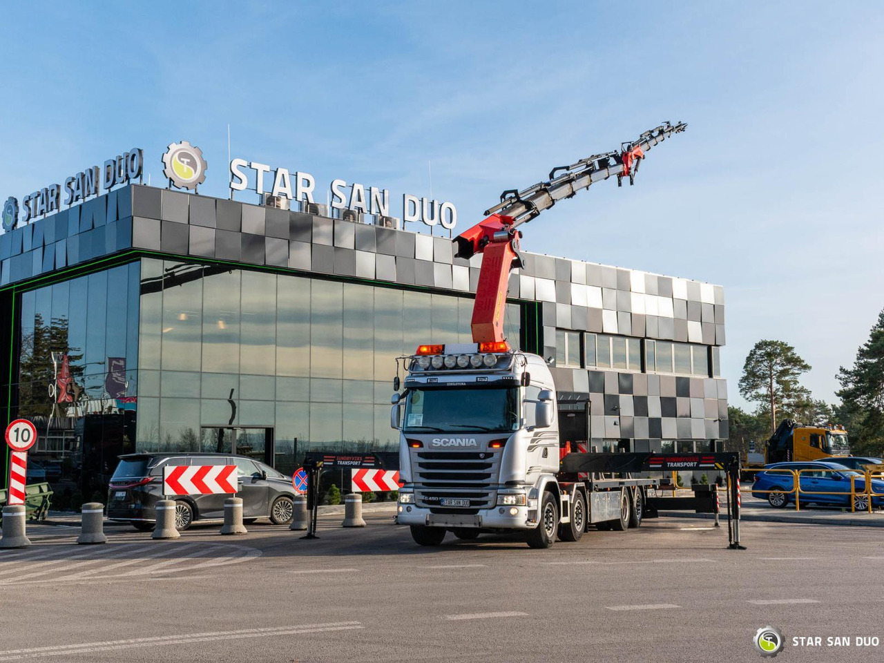 - Crane truck: picture 5 - Crane truck: picture 5