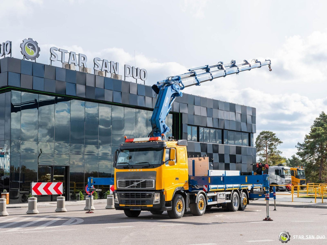 - Crane truck: picture 1 - Crane truck: picture 1