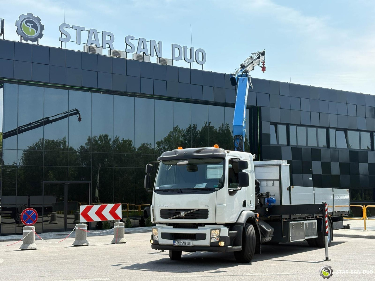 - Crane truck: picture 3 - Crane truck: picture 3