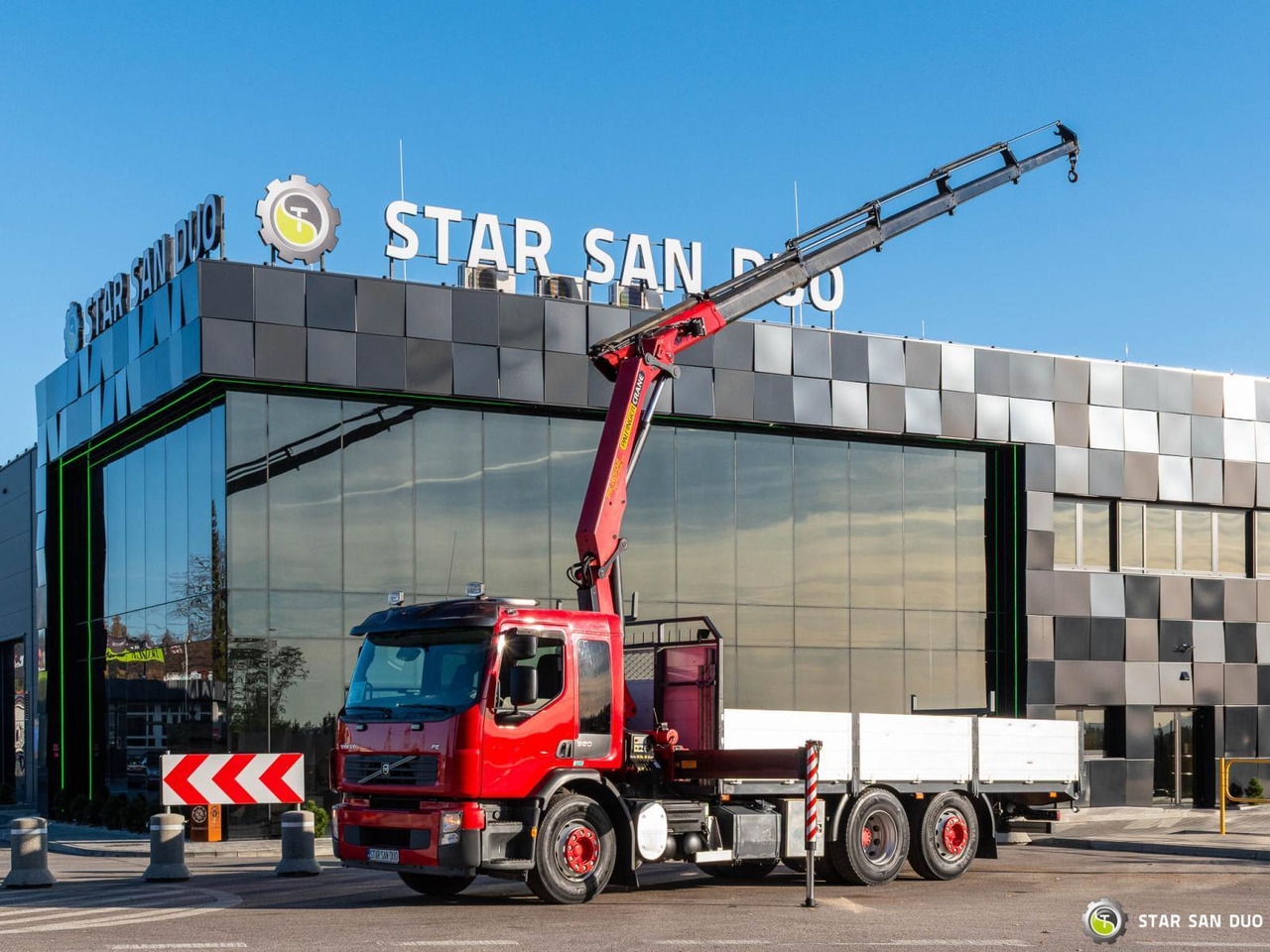 - Crane truck: picture 5 - Crane truck: picture 5