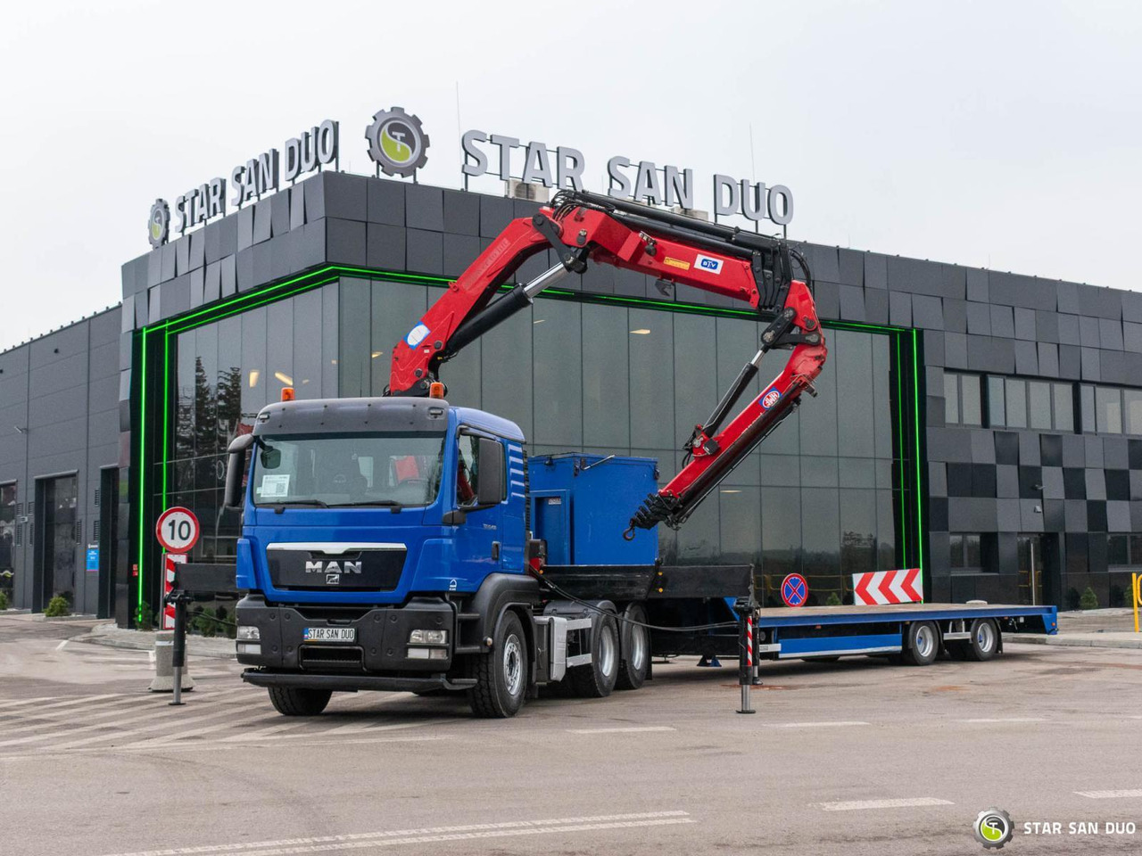 - Crane truck: picture 5 - Crane truck: picture 5