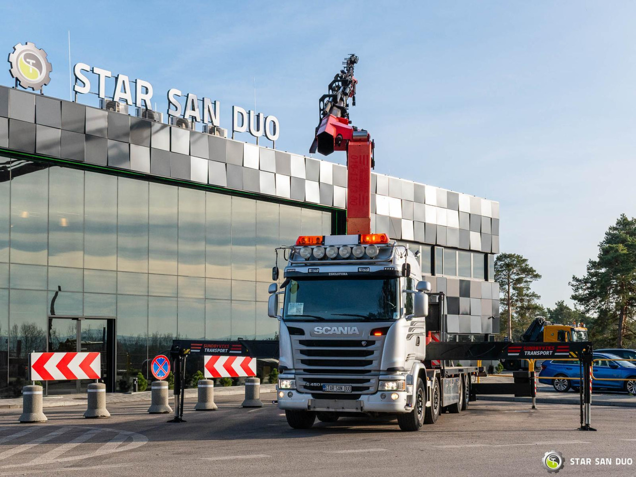 - Crane truck: picture 3 - Crane truck: picture 3