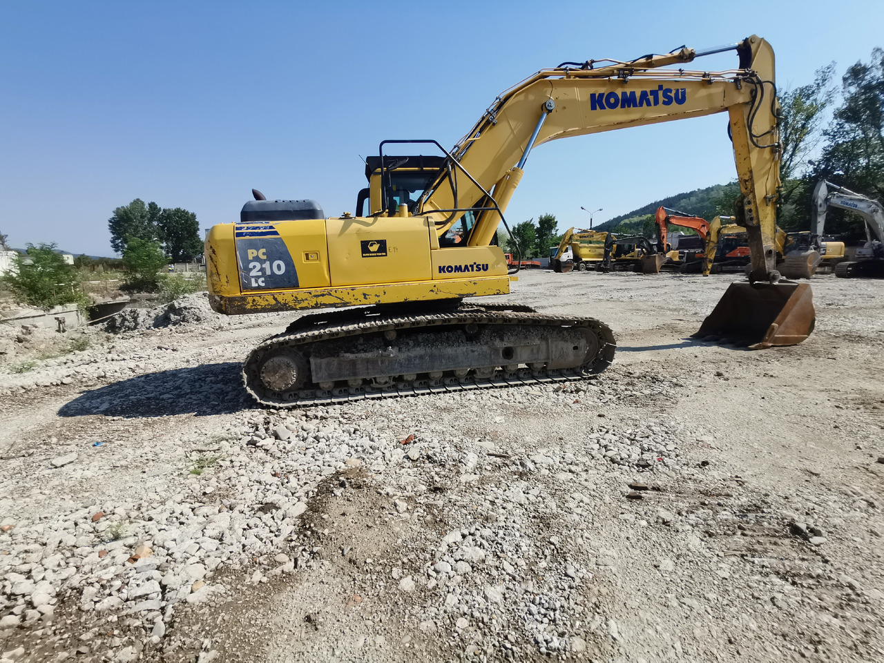 KOMATSU PC210 LC - 8 - Excavator: picture 5 KOMATSU PC210 LC - 8 - Excavator: picture 5