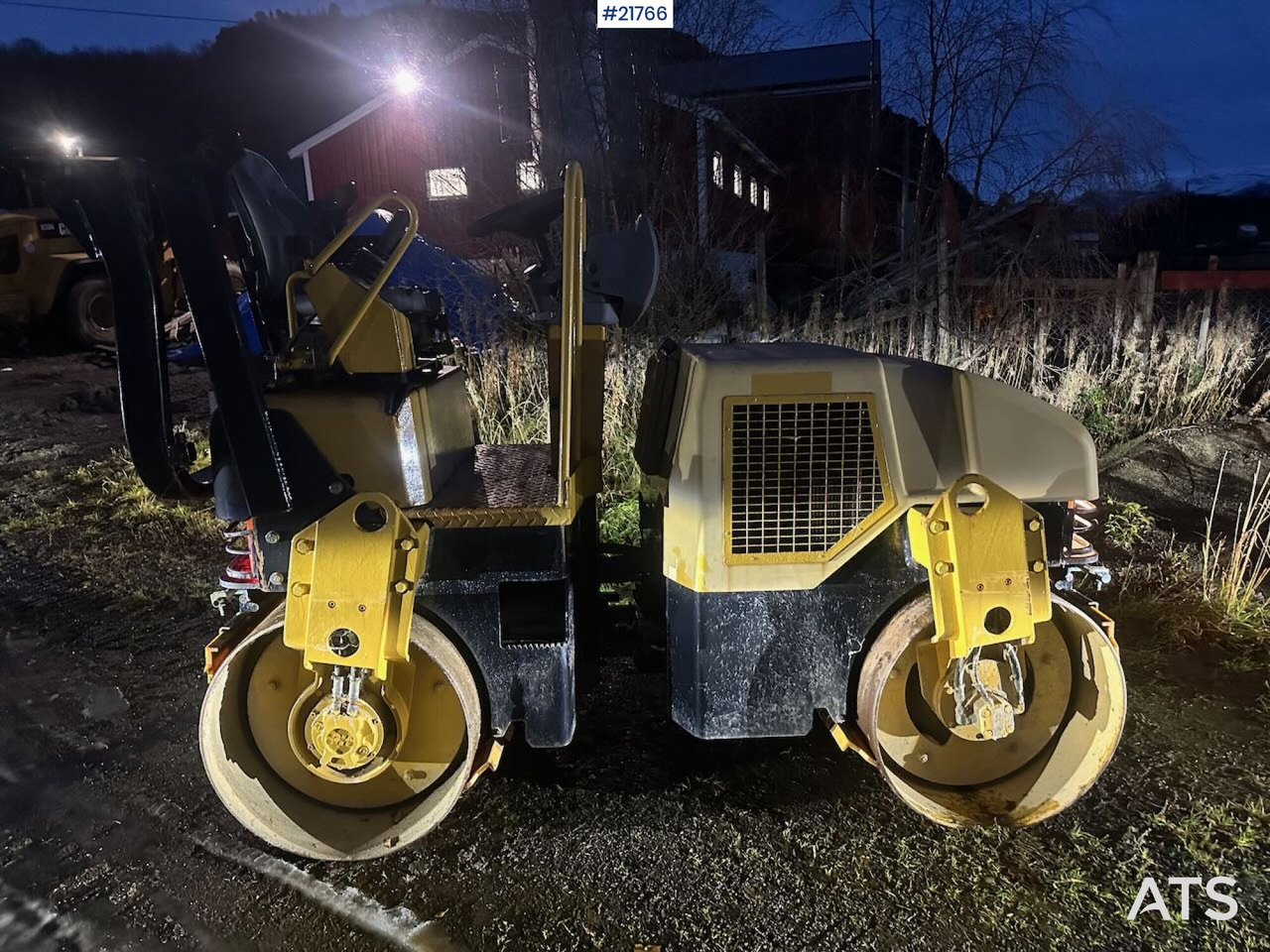 CAT Vals - Road roller: picture 2 CAT Vals - Road roller: picture 2