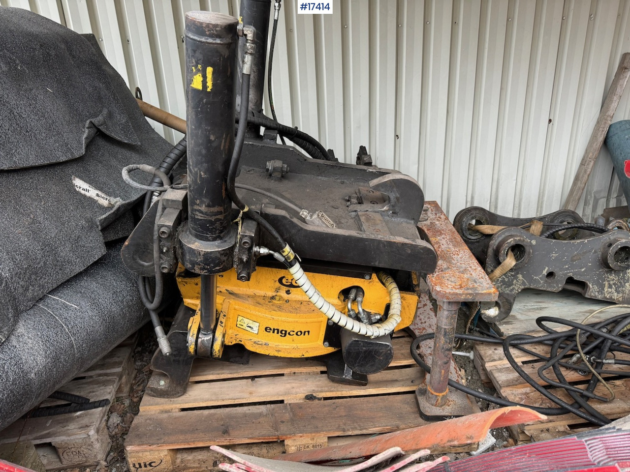 Engcon Rototilt - Tiltrotator for Construction machinery: picture 1 Engcon Rototilt - Tiltrotator for Construction machinery: picture 1