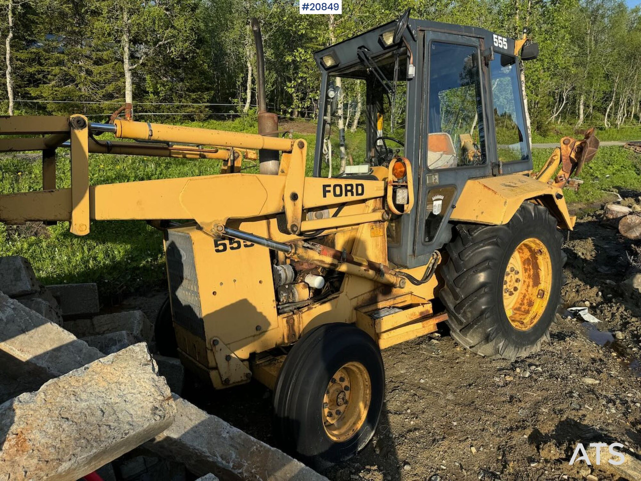 Ford 555 Traktorgraver m/ 2 frontskuffer og 2 graveskuffer - Backhoe loader: picture 3 Ford 555 Traktorgraver m/ 2 frontskuffer og 2 graveskuffer - Backhoe loader: picture 3