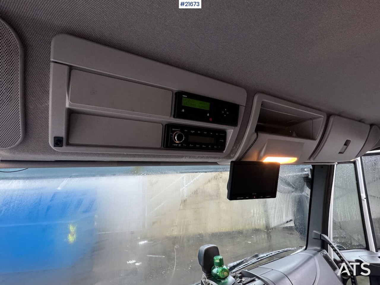 Box truck Iveco 75E-210 4x2 skapbil m/ lift SE VIDEO: picture 29