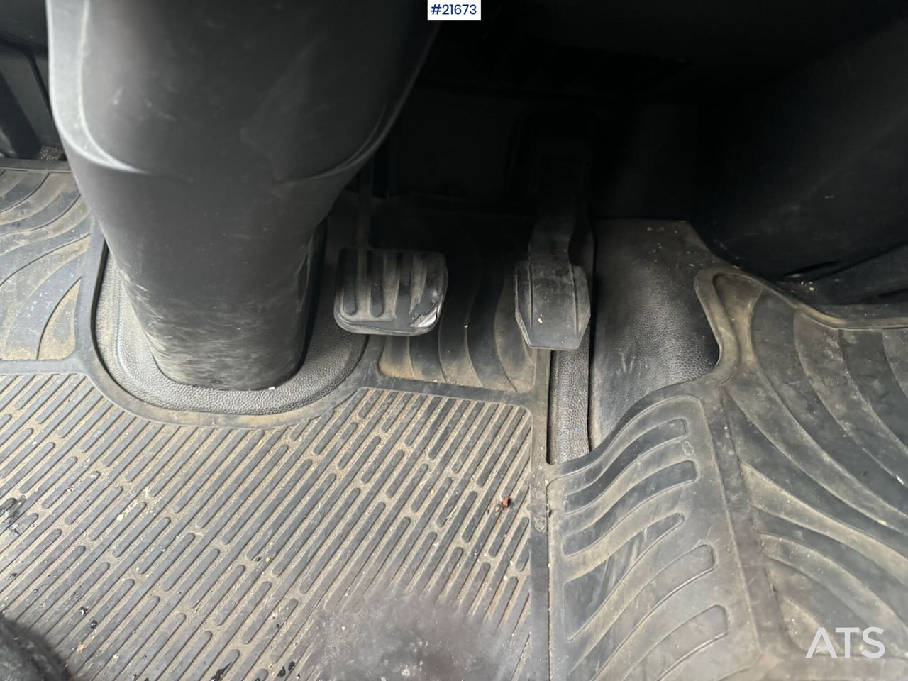 Box truck Iveco 75E-210 4x2 skapbil m/ lift SE VIDEO: picture 28