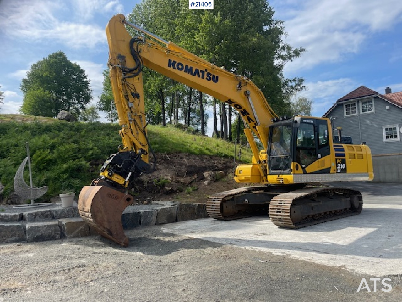Komatsu PC210LC-11 - Crawler excavator: picture 3 Komatsu PC210LC-11 - Crawler excavator: picture 3