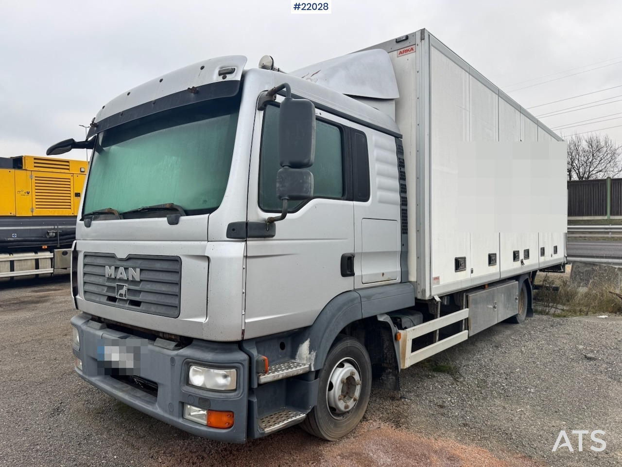 MAN 2008 MAN TGL 12.210 4x2 Skapbil m/ full sideåpning - Box truck: picture 1 MAN 2008 MAN TGL 12.210 4x2 Skapbil m/ full sideåpning - Box truck: picture 1