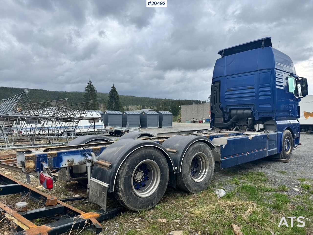 MAN TGX 33.560 - Cab chassis truck: picture 4 MAN TGX 33.560 - Cab chassis truck: picture 4