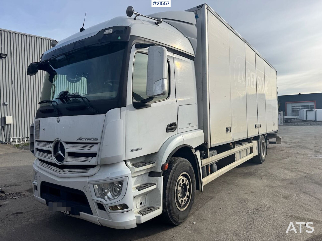 Mercedes Actros 1832 - Box truck: picture 1 Mercedes Actros 1832 - Box truck: picture 1