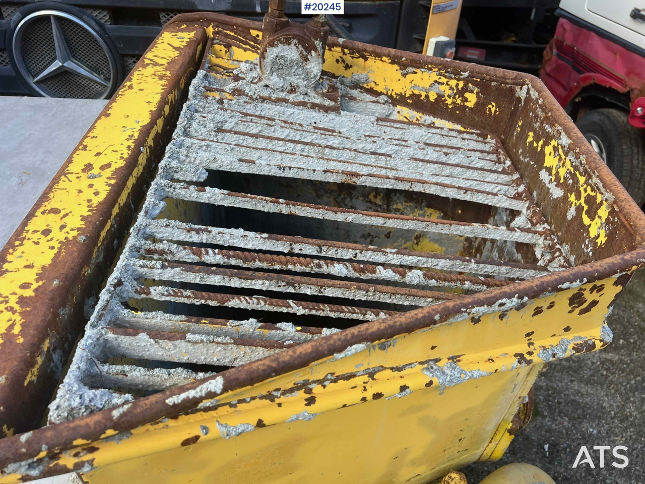 Leasing of Mercedes Actros 2641 6x4 M/ 2008 AMV 7450 Betong sprøyterigg påbygg Mercedes Actros 2641 6x4 M/ 2008 AMV 7450 Betong sprøyterigg påbygg: picture 27 Leasing of Mercedes Actros 2641 6x4 M/ 2008 AMV 7450 Betong sprøyterigg påbygg Mercedes Actros 2641 6x4 M/ 2008 AMV 7450 Betong sprøyterigg påbygg: picture 27