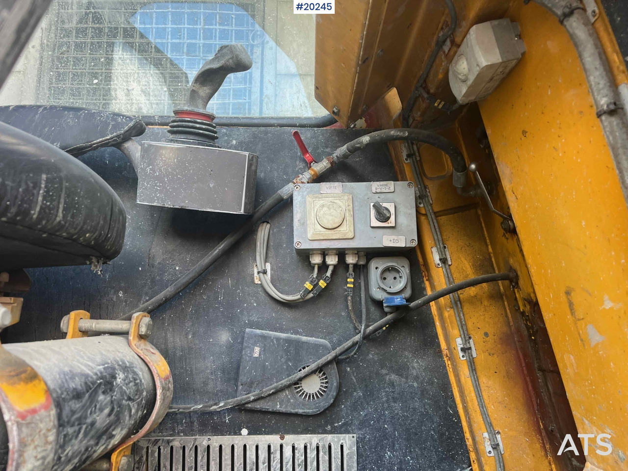 Leasing of Mercedes Actros 2641 6x4 M/ 2008 AMV 7450 Betong sprøyterigg påbygg Mercedes Actros 2641 6x4 M/ 2008 AMV 7450 Betong sprøyterigg påbygg: picture 32 Leasing of Mercedes Actros 2641 6x4 M/ 2008 AMV 7450 Betong sprøyterigg påbygg Mercedes Actros 2641 6x4 M/ 2008 AMV 7450 Betong sprøyterigg påbygg: picture 32