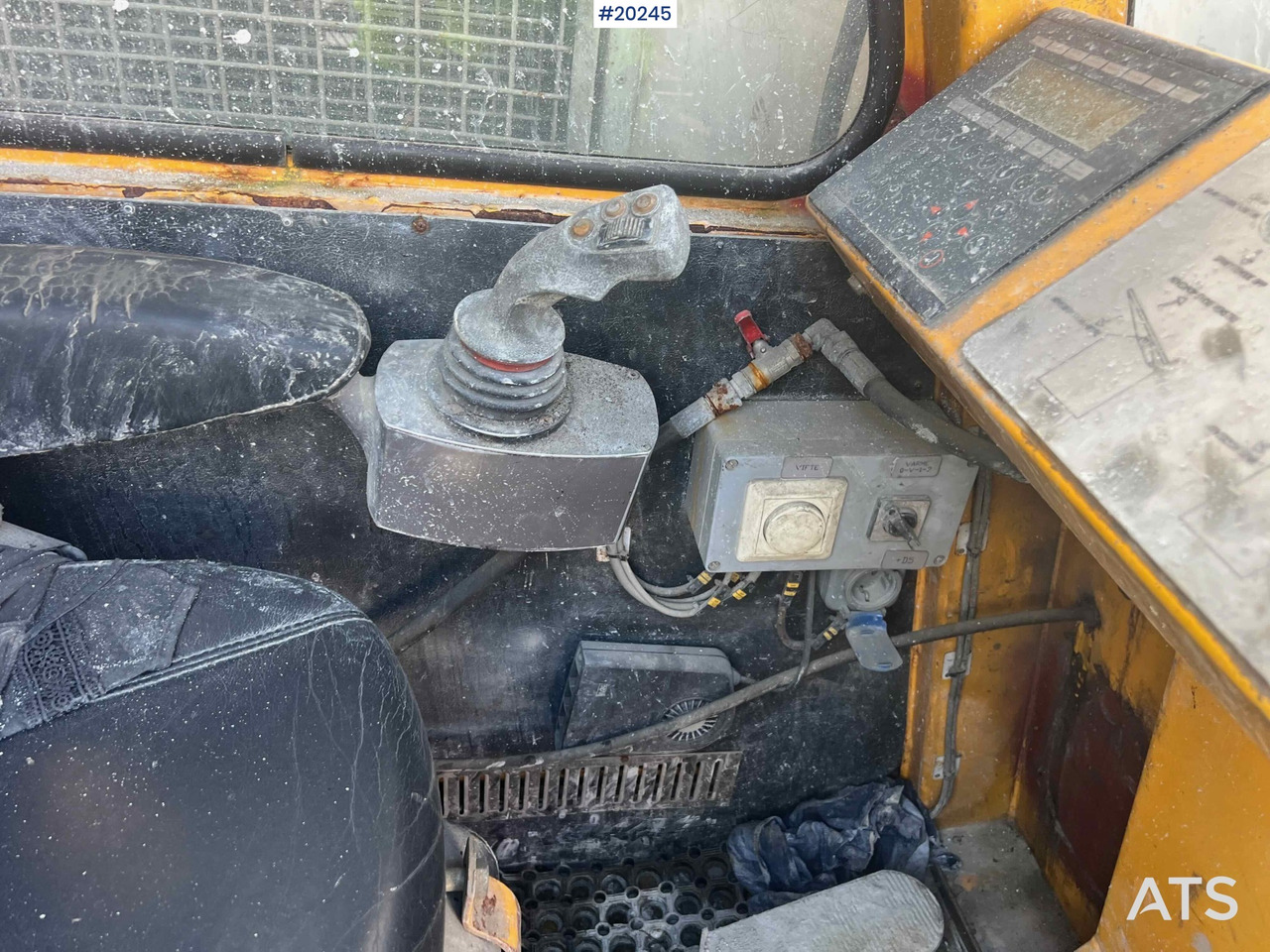 Leasing of Mercedes Actros 2641 6x4 M/ 2008 AMV 7450 Betong sprøyterigg påbygg Mercedes Actros 2641 6x4 M/ 2008 AMV 7450 Betong sprøyterigg påbygg: picture 16 Leasing of Mercedes Actros 2641 6x4 M/ 2008 AMV 7450 Betong sprøyterigg påbygg Mercedes Actros 2641 6x4 M/ 2008 AMV 7450 Betong sprøyterigg påbygg: picture 16