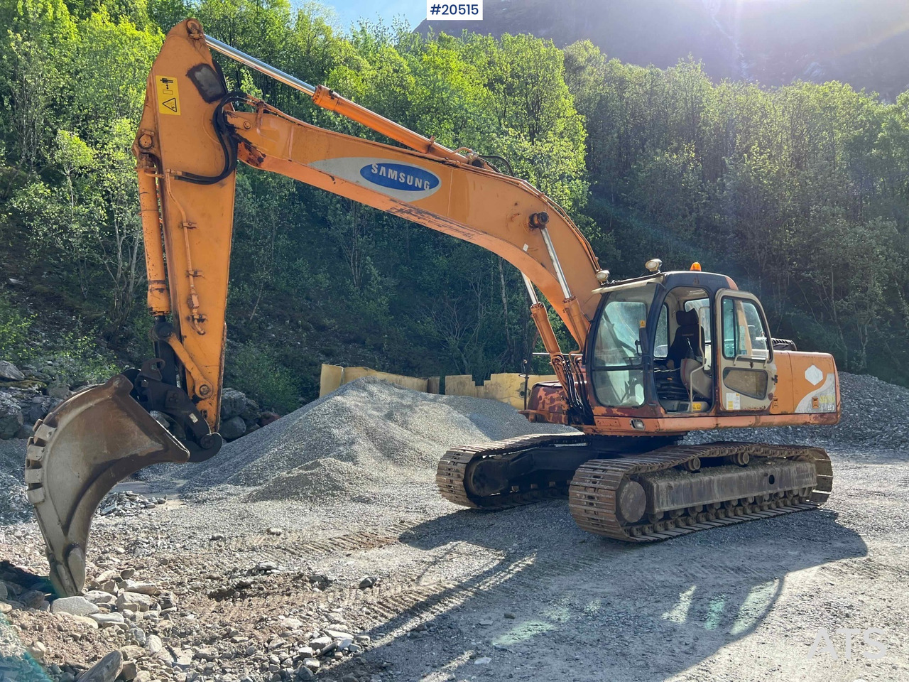 Samsung SE210 LC-3 - Excavator: picture 1 Samsung SE210 LC-3 - Excavator: picture 1