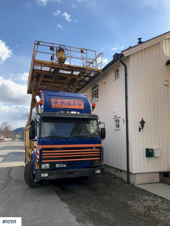 Scania P93 - Truck mounted aerial platform: picture 2 Scania P93 - Truck mounted aerial platform: picture 2