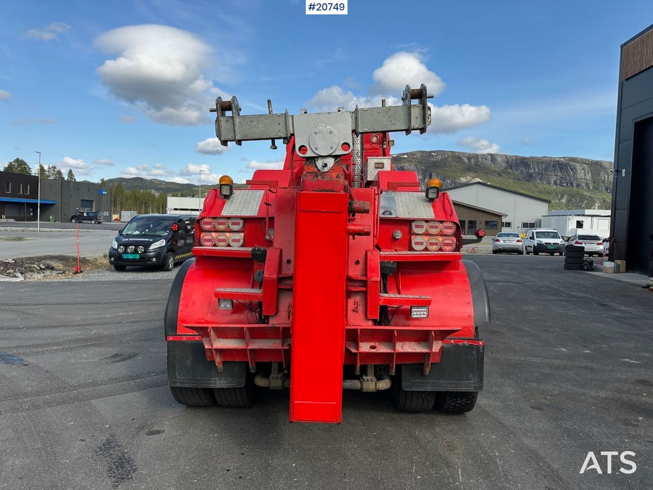 Tow truck Sisu E18M: picture 9