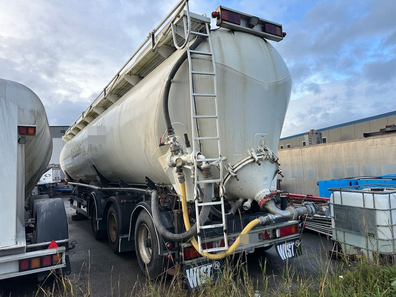 Spitzer 1996 Spitzer silo-trailer 3 akslet bulkhenger - Silo semi-trailer: picture 5 Spitzer 1996 Spitzer silo-trailer 3 akslet bulkhenger - Silo semi-trailer: picture 5