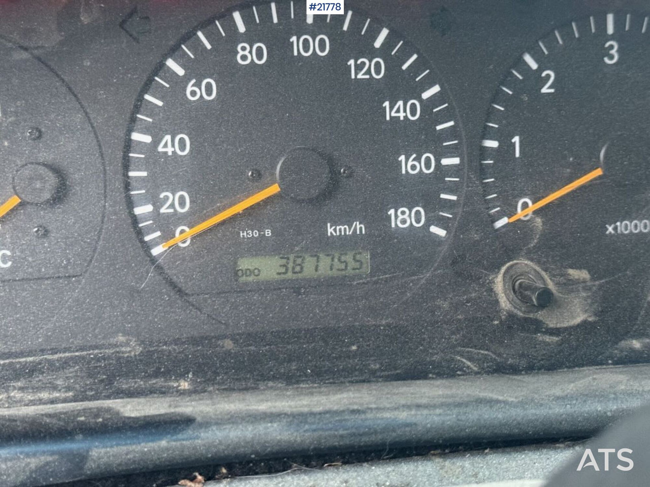 Panel van Toyota HIACE: picture 24